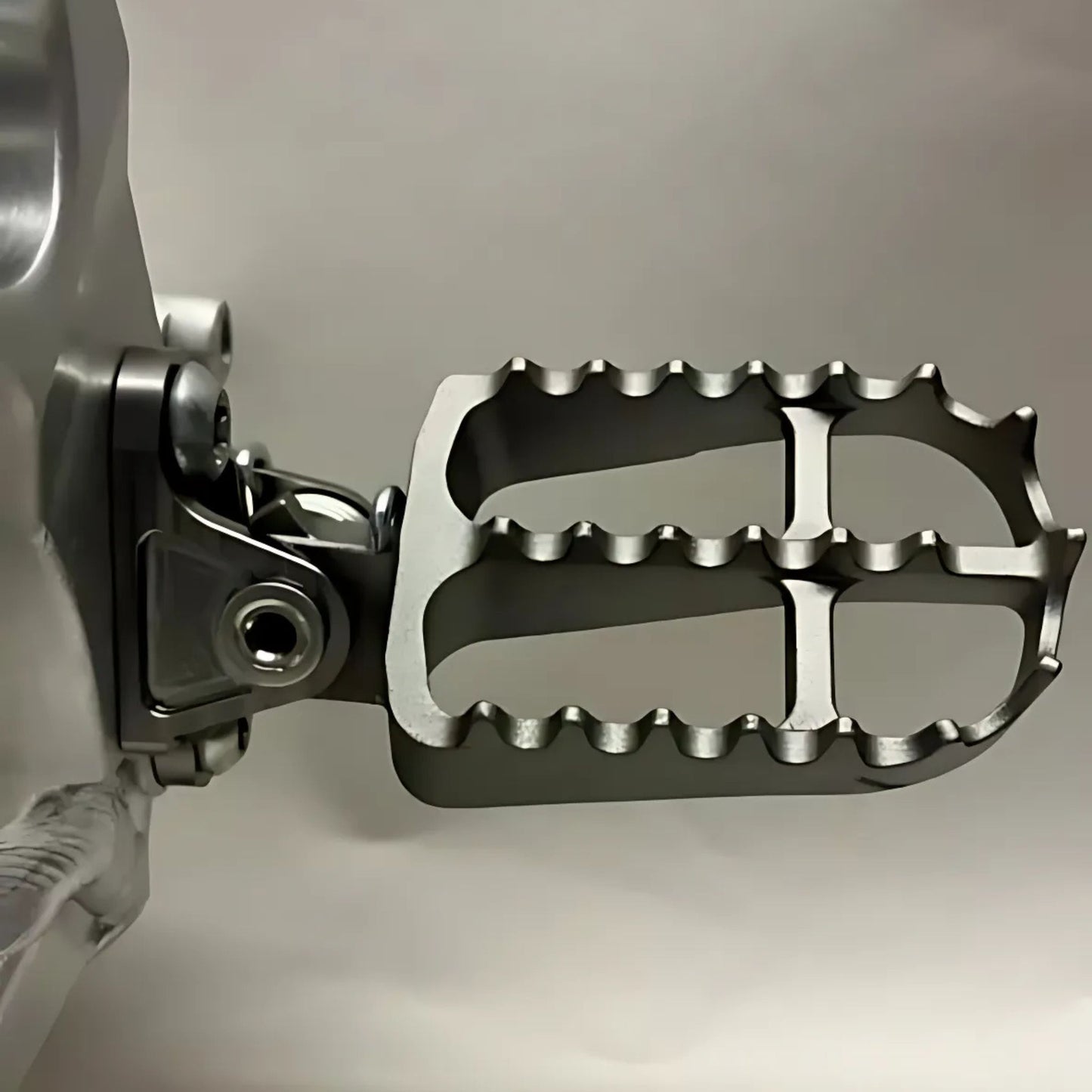 DocWob Titanium Footpeg Bracket Hanger Mounts - Yamaha YZ125 YZ250