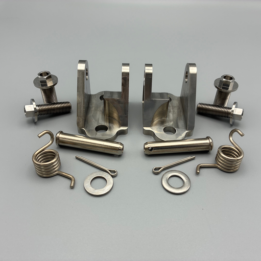 DocWob Titanium Footpeg Mount Kit – Honda CR125 CR250 2000–2001