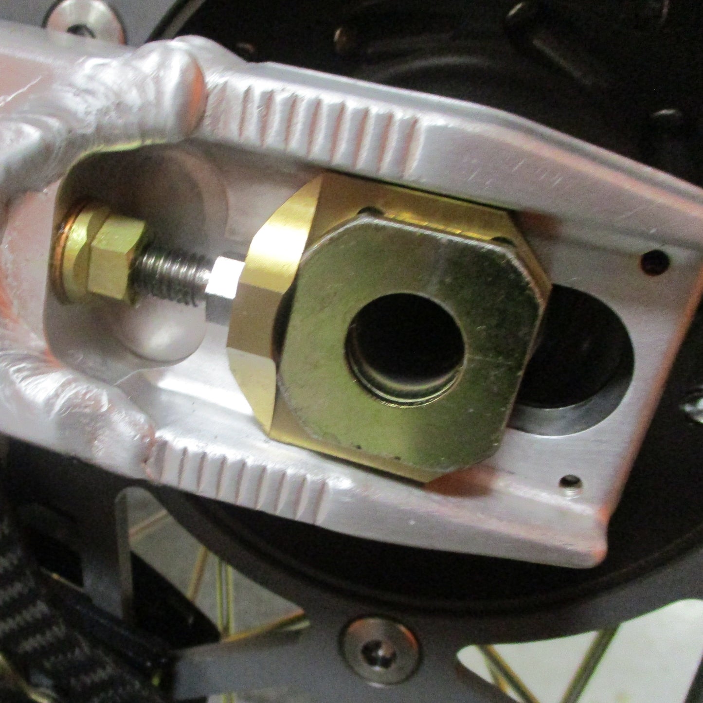 DocWob Billet Rear Axle Chain Adjuster Blocks – Suzuki RM125 / RM250 (2002–2008)