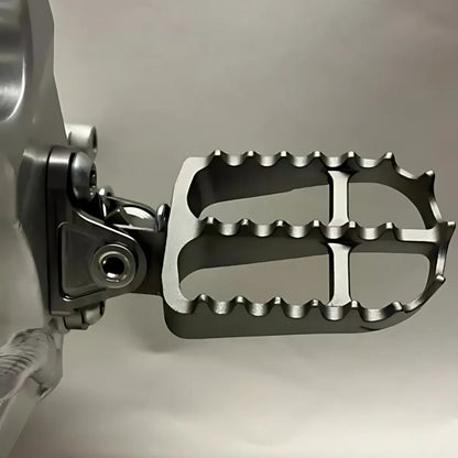 DocWob Titanium Footpeg Bracket Hanger Mounts - Yamaha YZ125 YZ250
