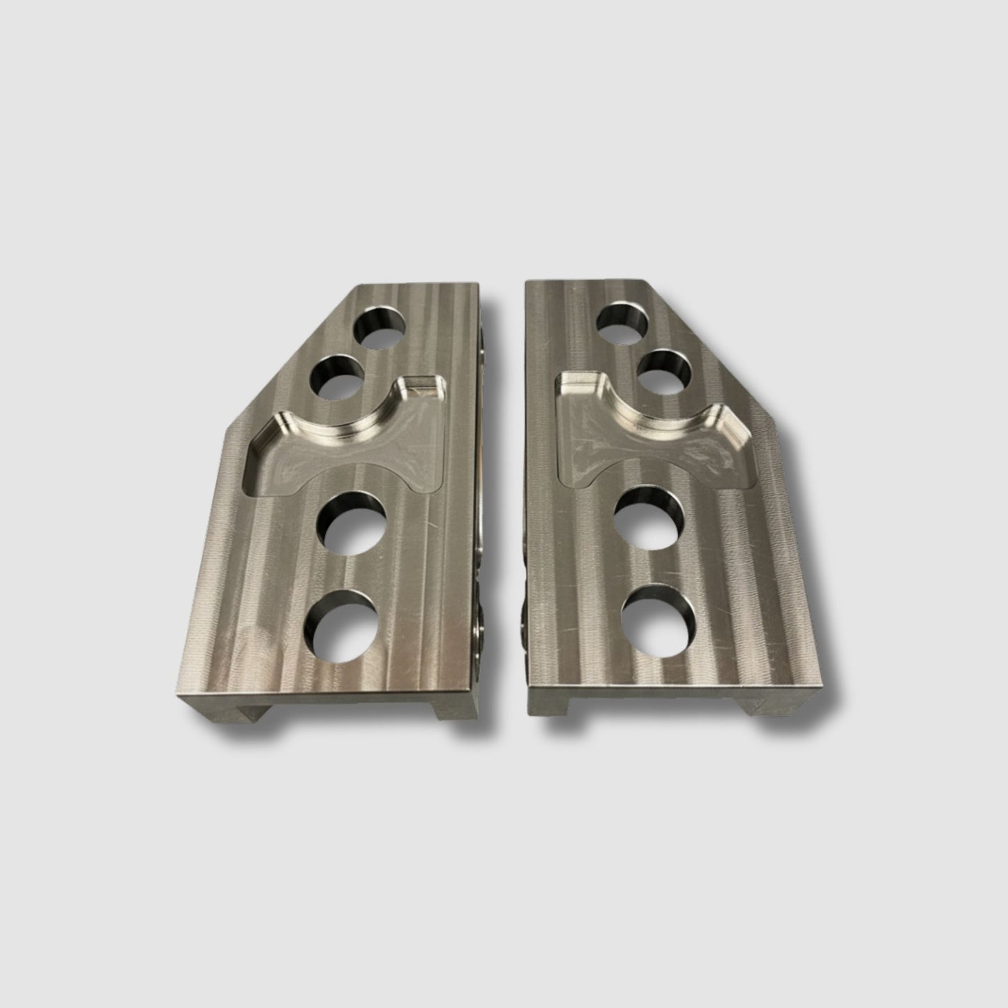 DocWob Titanium Footpeg Hanger Mounts – Kawasaki KXF250 / KXF450 (2021–2025)