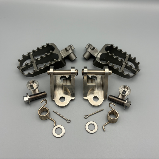 DocWob Titanium Footpeg Mount Kit – Honda CR125 CR250 2000–2001