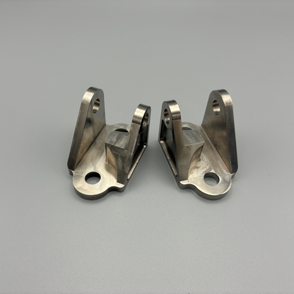 DocWob Titanium Footpeg Mount Kit – Honda CR125 CR250 2000–2001